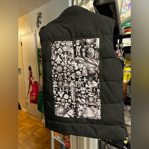 Abstrakjsnc black vest with graphics - Picture 2 of 3